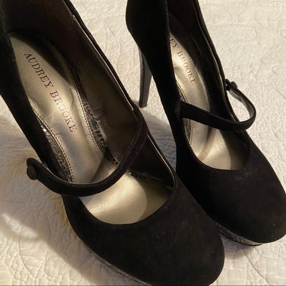 AUDREY BROOKE PUMPS, Size 6.5 - Picture 8 of 13